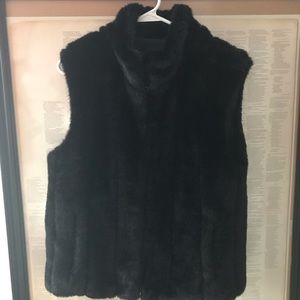 Faux fur sleeveless vest